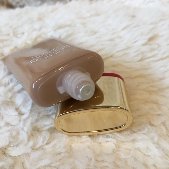 Estée Lauder Nutritious vita mineral makeup - Picture 2 of 4